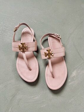 Tory Burch Everly Soft Pink Gold Hardware T Strap Sandals size 7.5